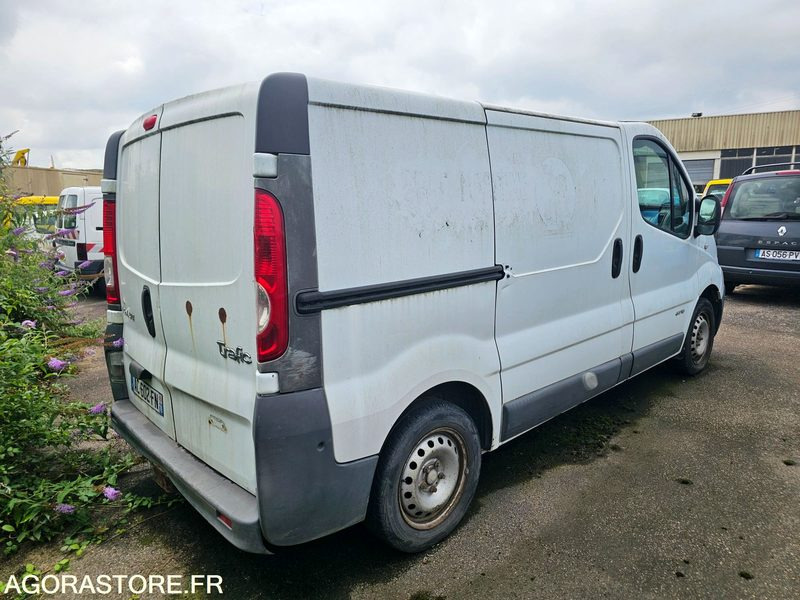 Renault trafic - 2009 - 348637km - AC602FN - Цельнометаллический фургон: фото 3 Renault trafic - 2009 - 348637km - AC602FN - Цельнометаллический фургон: фото 3