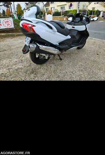 SUZUKI BURGMAN 650 CM3 EXECUTIVE - 2017 - 22 500km - Мотоцикл: фото 5 SUZUKI BURGMAN 650 CM3 EXECUTIVE - 2017 - 22 500km - Мотоцикл: фото 5