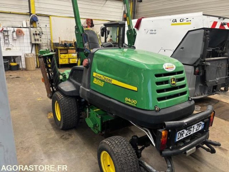 TONDEUSE HELICOIDALE JOHN DEERE 8400-ROULANTE-1521 HEURES. - Газонокосилка: фото 2 TONDEUSE HELICOIDALE JOHN DEERE 8400-ROULANTE-1521 HEURES. - Газонокосилка: фото 2