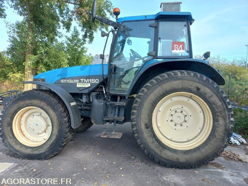 TRACTEUR AGRICOLE NEW HOLLAND EK-378-PK - Трактор: фото 1 TRACTEUR AGRICOLE NEW HOLLAND EK-378-PK - Трактор: фото 1
