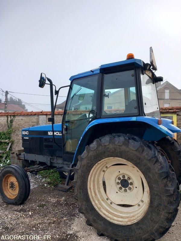 TRACTEUR NEW HOLLAND - Трактор: фото 1 TRACTEUR NEW HOLLAND - Трактор: фото 1