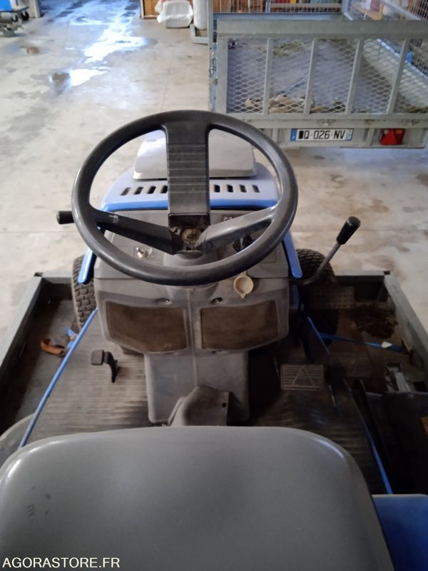 Tondeuse autoportée ISEKI - Газонокосилка: фото 2 Tondeuse autoportée ISEKI - Газонокосилка: фото 2