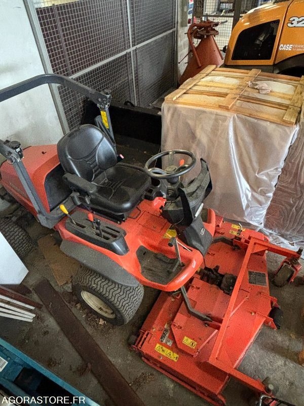Tondeuse autoportée KUBOTA F3090 - Газонокосилка: фото 1 Tondeuse autoportée KUBOTA F3090 - Газонокосилка: фото 1
