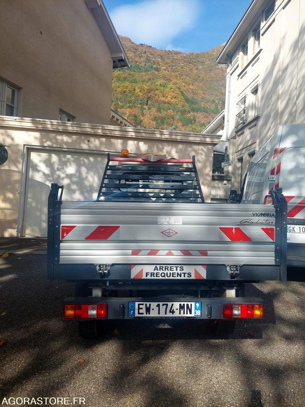 Tri-benne Giotti Victoria Gladiator Essence - Малотоннажный самосвал: фото 3 Tri-benne Giotti Victoria Gladiator Essence - Малотоннажный самосвал: фото 3