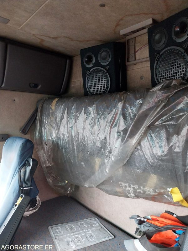 TRACTEUR RENAULT AE390 ADR POMPE 1998 821393KM ROULANT в лизинг TRACTEUR RENAULT AE390 ADR POMPE 1998 821393KM ROULANT: фото 10 TRACTEUR RENAULT AE390 ADR POMPE 1998 821393KM ROULANT в лизинг TRACTEUR RENAULT AE390 ADR POMPE 1998 821393KM ROULANT: фото 10