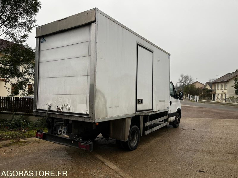 Iveco 35c13 frigorifique 185000km 2013 - Фургон-рефрижератор: фото 4 Iveco 35c13 frigorifique 185000km 2013 - Фургон-рефрижератор: фото 4