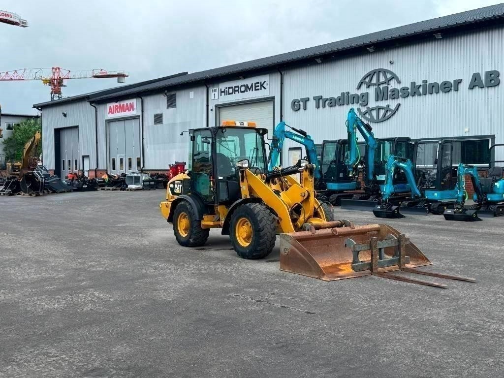 CAT 906 H 2 - Колёсный погрузчик: фото 2 CAT 906 H 2 - Колёсный погрузчик: фото 2