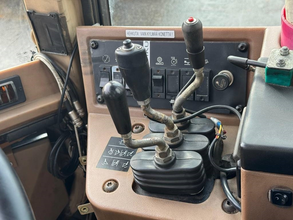 CAT 938 F II - Колёсный погрузчик: фото 4 CAT 938 F II - Колёсный погрузчик: фото 4