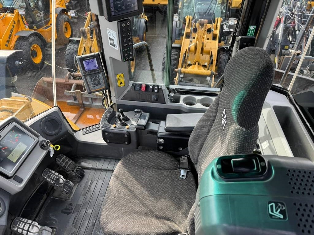 CAT 966M - Колёсный погрузчик: фото 5 CAT 966M - Колёсный погрузчик: фото 5