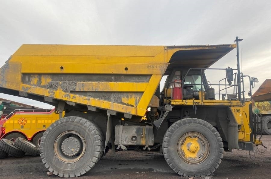 Komatsu HD405-7 - Карьерный самосвал: фото 3 Komatsu HD405-7 - Карьерный самосвал: фото 3
