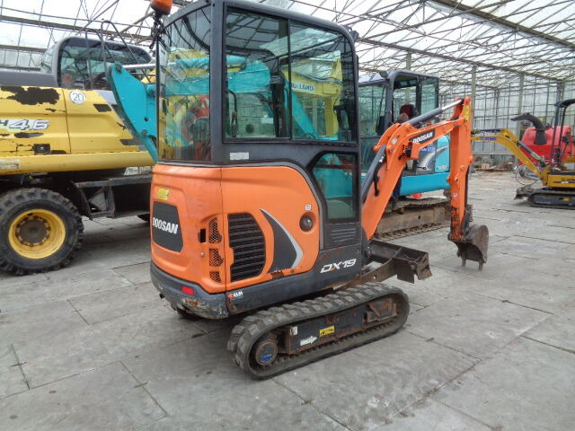 Doosan DX19 - Мини-экскаватор: фото 2 Doosan DX19 - Мини-экскаватор: фото 2
