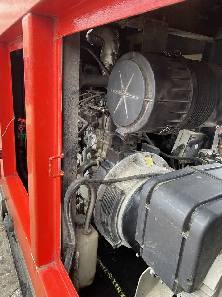 Doosan G40 - Электрогенератор: фото 5 Doosan G40 - Электрогенератор: фото 5