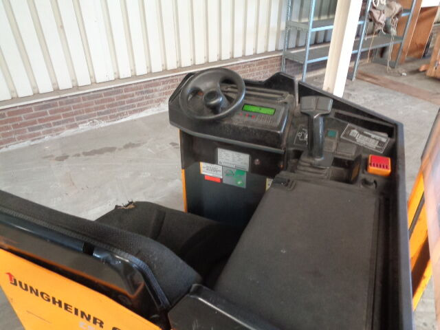 Jungheinrich ESC 216 - Ричтрак: фото 5 Jungheinrich ESC 216 - Ричтрак: фото 5