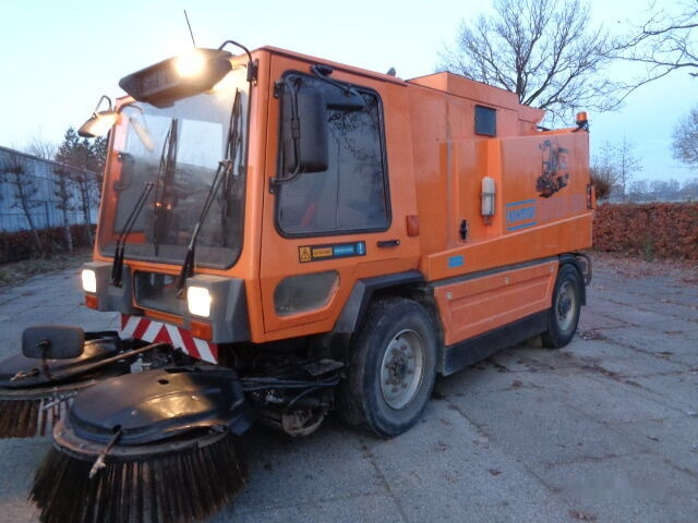 Schmidt Metro 500 4x2 - Подметально-уборочная машина: фото 4 Schmidt Metro 500 4x2 - Подметально-уборочная машина: фото 4