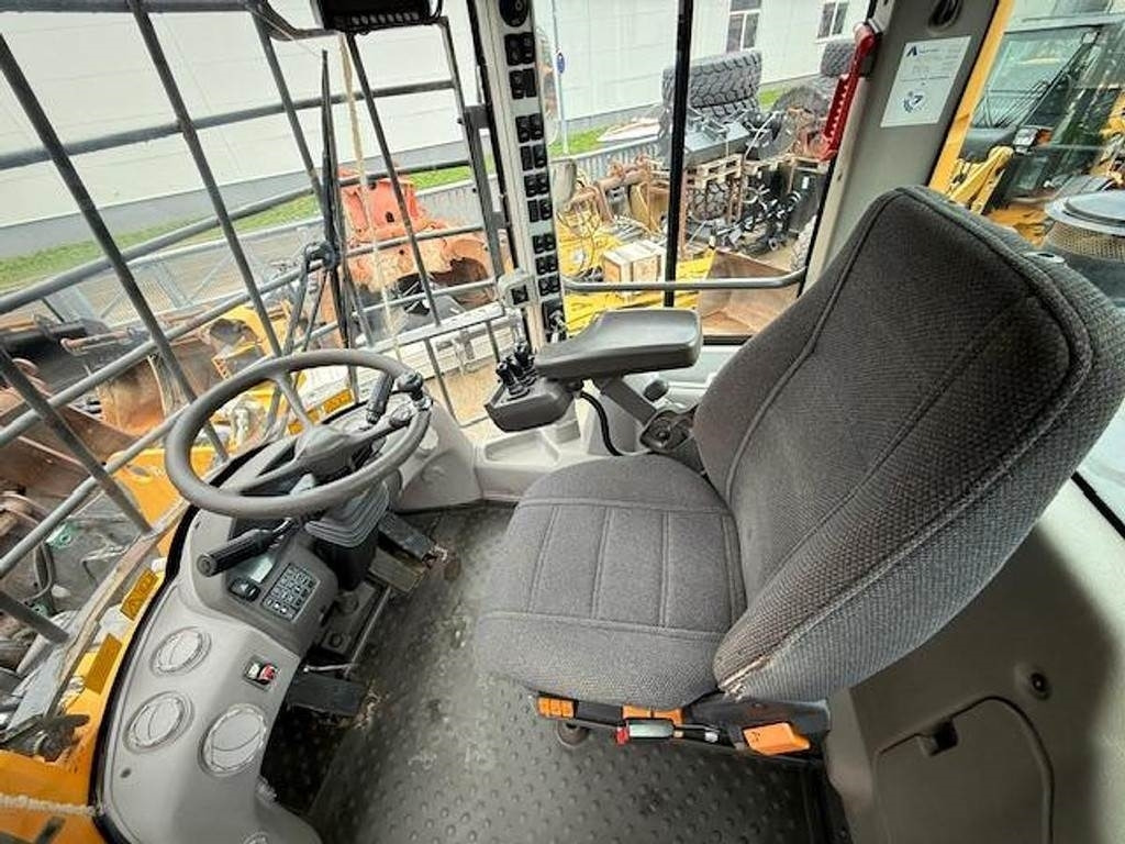 Volvo L110G - Колёсный погрузчик: фото 4 Volvo L110G - Колёсный погрузчик: фото 4