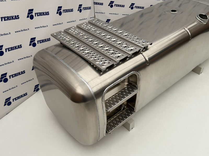 Mercedes-Benz Fuel tank 790L + 120L AdBlue - Топливный бак для Грузовиков: фото 2 Mercedes-Benz Fuel tank 790L + 120L AdBlue - Топливный бак для Грузовиков: фото 2