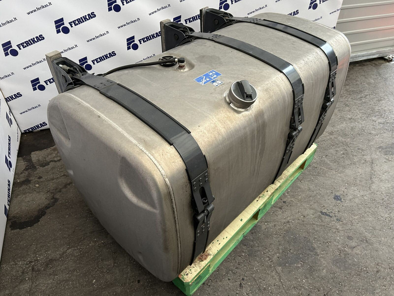 Scania Scania R 575L complete fuel tank 700x725x1340 - Топливный бак для Грузовиков: фото 3 Scania Scania R 575L complete fuel tank 700x725x1340 - Топливный бак для Грузовиков: фото 3