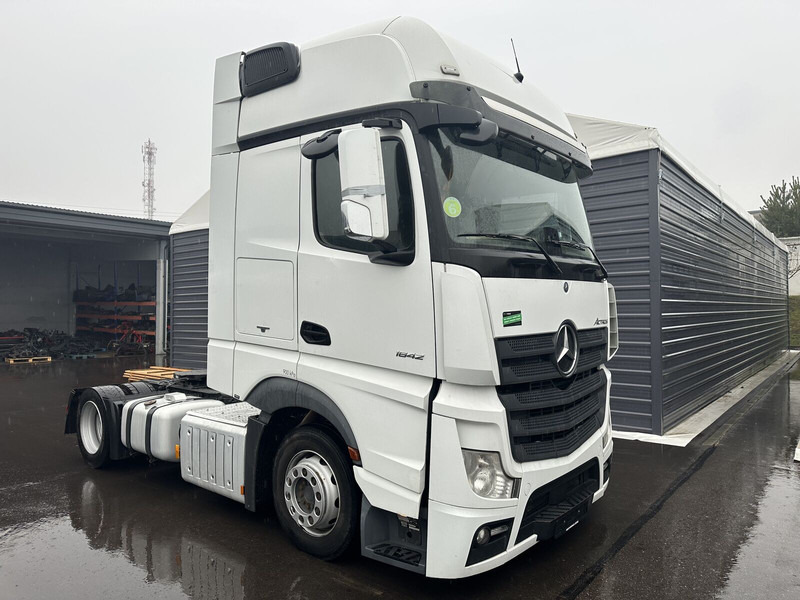 Mercedes-Benz Actros MP4 - Тягач: фото 1 Mercedes-Benz Actros MP4 - Тягач: фото 1