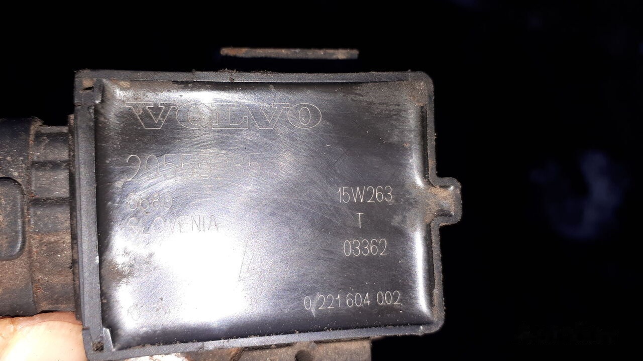 Bosch kolpak svechi 15W263 katushka zazhiganiya 08T199 MAN 0221503035 MAN Volvo - Электрическая система для Автобусов: фото 2 Bosch kolpak svechi 15W263 katushka zazhiganiya 08T199 MAN 0221503035 MAN Volvo - Электрическая система для Автобусов: фото 2
