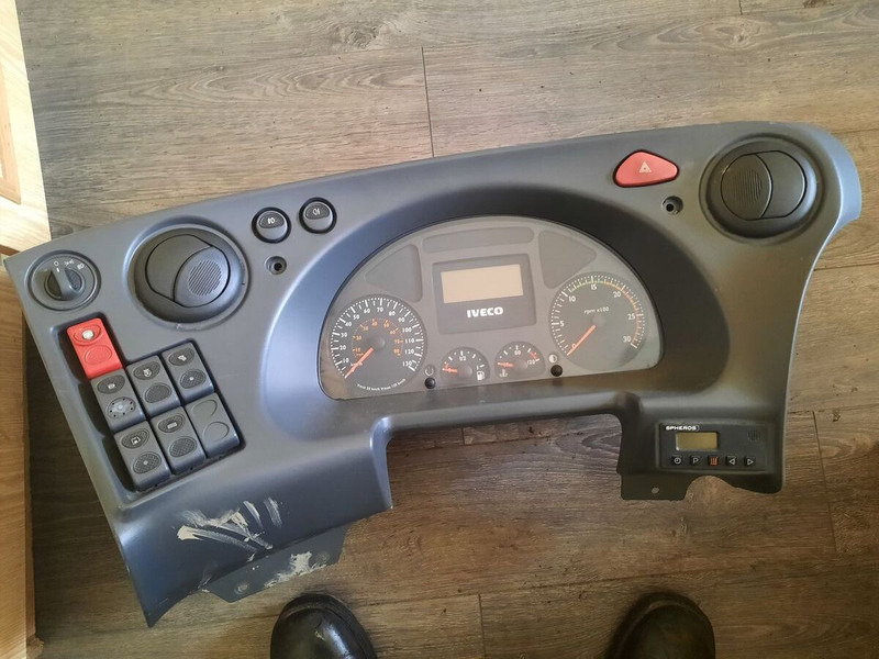 Iveco климат контроль Iveko - Приборная панель: фото 2 Iveco климат контроль Iveko - Приборная панель: фото 2