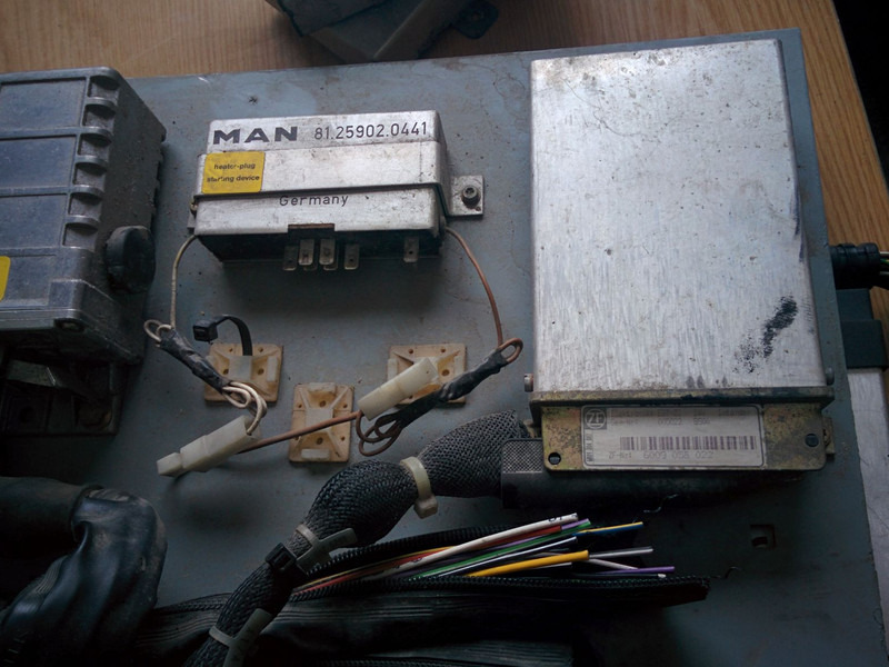 MAN ABS 0265150315 . 0206000008 - Блок управления: фото 2 MAN ABS 0265150315 . 0206000008 - Блок управления: фото 2