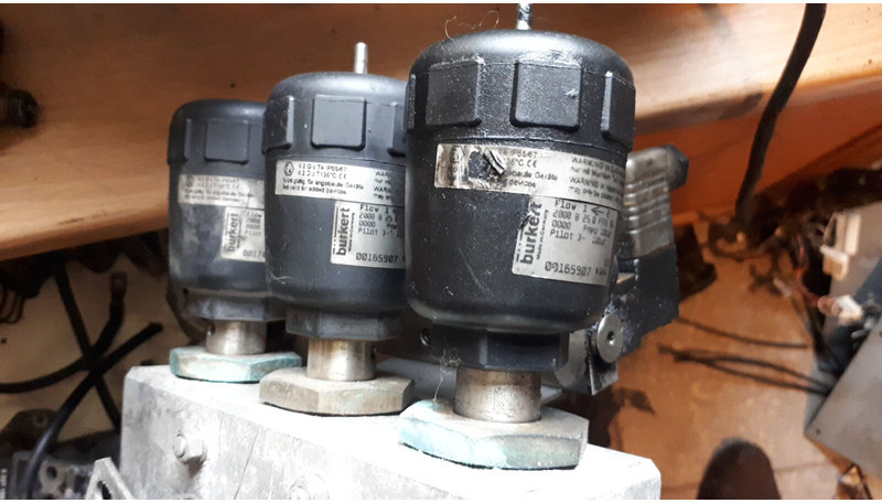 Scania B12 - Кабели/ Провода: фото 2 Scania B12 - Кабели/ Провода: фото 2