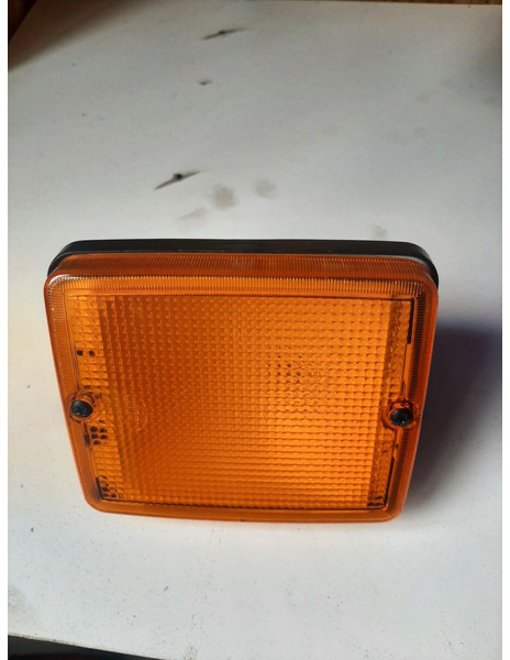 Volvo - Поворотный сигнал: фото 5 Volvo - Поворотный сигнал: фото 5