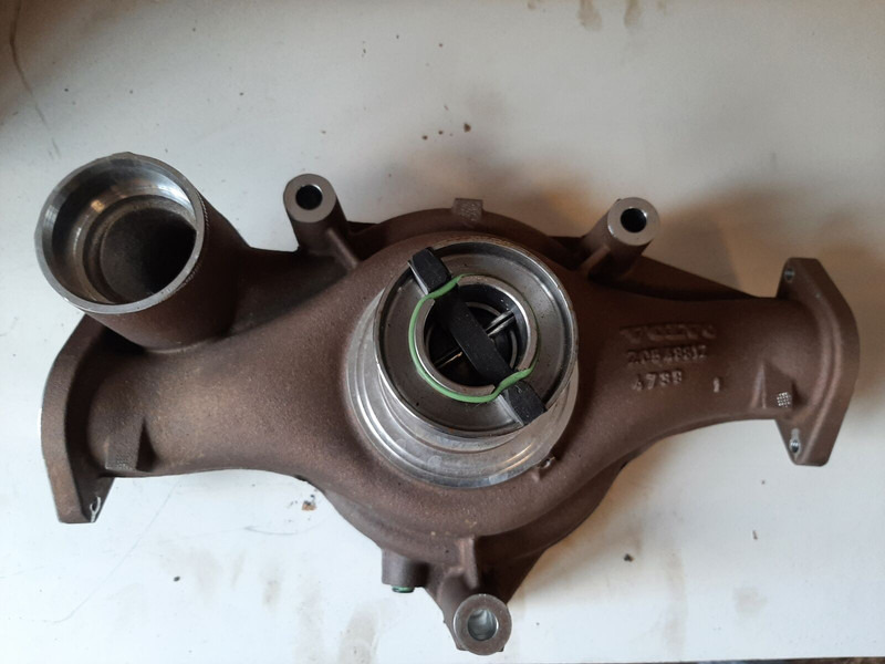 Volvo - Помпа: фото 1 Volvo - Помпа: фото 1