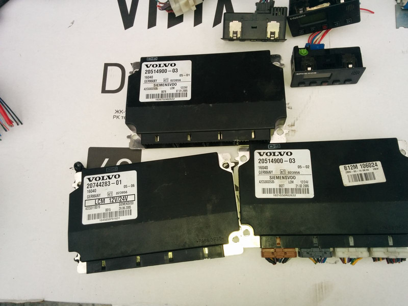 Volvo Siemts VDO 20514900-03 20569213-P03. 20744283-01. 20865208-02. - Блок управления: фото 2 Volvo Siemts VDO 20514900-03 20569213-P03. 20744283-01. 20865208-02. - Блок управления: фото 2