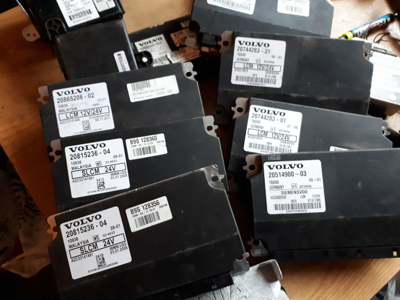 Volvo Siemts VDO 20514900-03 20569213-P03. 20744283-01. 20865208-02. - Блок управления: фото 1 Volvo Siemts VDO 20514900-03 20569213-P03. 20744283-01. 20865208-02. - Блок управления: фото 1