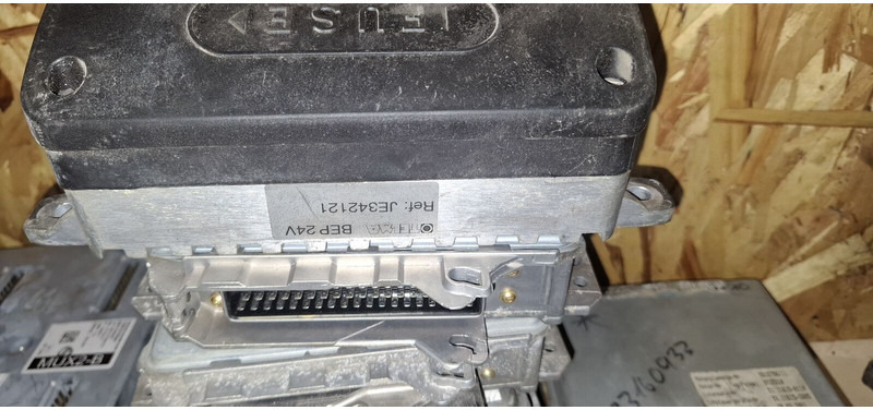 Запчасти VOLVO-ABG Тельма электрическая: фото 13 Запчасти VOLVO-ABG Тельма электрическая: фото 13