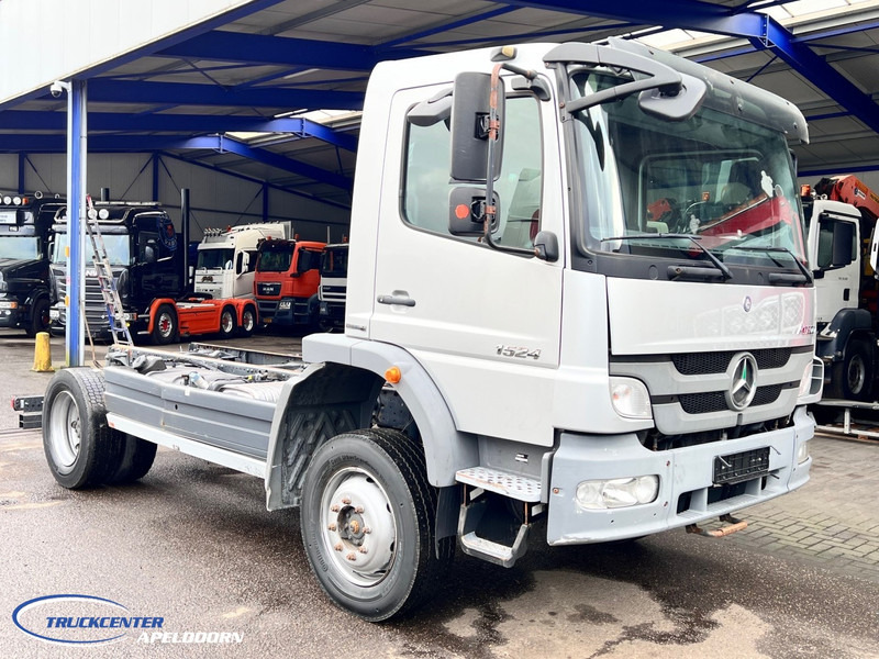 Mercedes-Benz Atego 1524 4x4 Steel springs, Manuel gearbox, Pto - Грузовик-шасси: фото 1 Mercedes-Benz Atego 1524 4x4 Steel springs, Manuel gearbox, Pto - Грузовик-шасси: фото 1