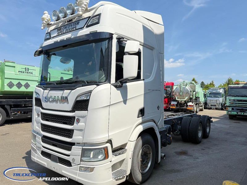 Scania R650 V8 NGS 6x4, Standclima, Retarder, PTO, 9000 kg Vooras - Грузовик-шасси: фото 3 Scania R650 V8 NGS 6x4, Standclima, Retarder, PTO, 9000 kg Vooras - Грузовик-шасси: фото 3