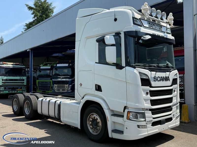Scania R650 V8 NGS 6x4, Standclima, Retarder, PTO, 9000 kg Vooras - Грузовик-шасси: фото 1 Scania R650 V8 NGS 6x4, Standclima, Retarder, PTO, 9000 kg Vooras - Грузовик-шасси: фото 1
