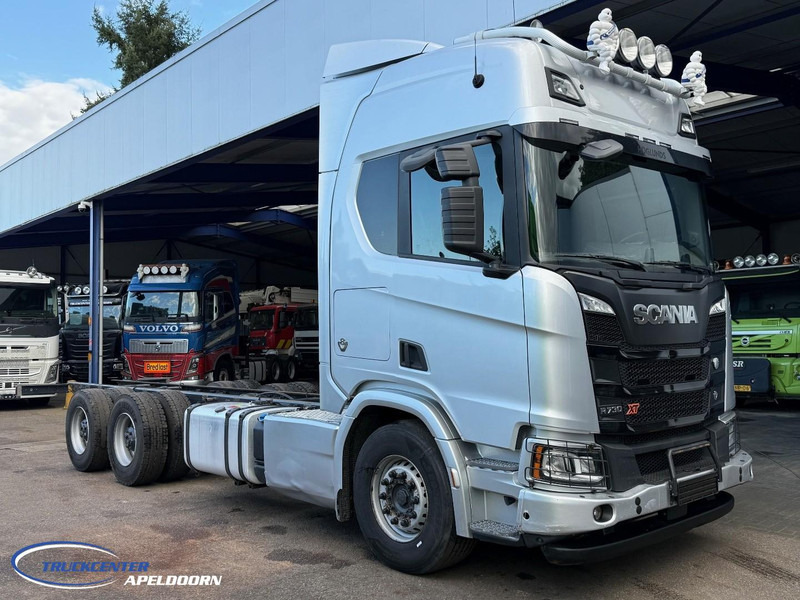 Scania R730 XT NGS V8 6x4 Naafreductie, Retarder, PTO - Грузовик-шасси: фото 1 Scania R730 XT NGS V8 6x4 Naafreductie, Retarder, PTO - Грузовик-шасси: фото 1