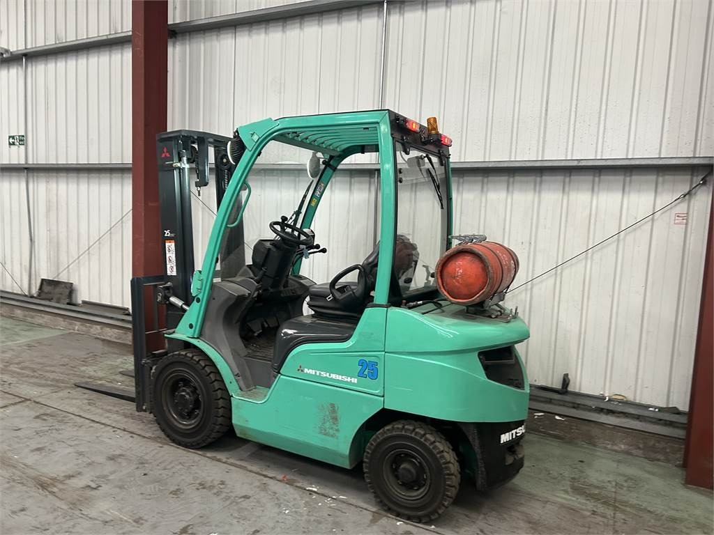 Mitsubishi FG25N - Газовый погрузчик: фото 3 Mitsubishi FG25N - Газовый погрузчик: фото 3