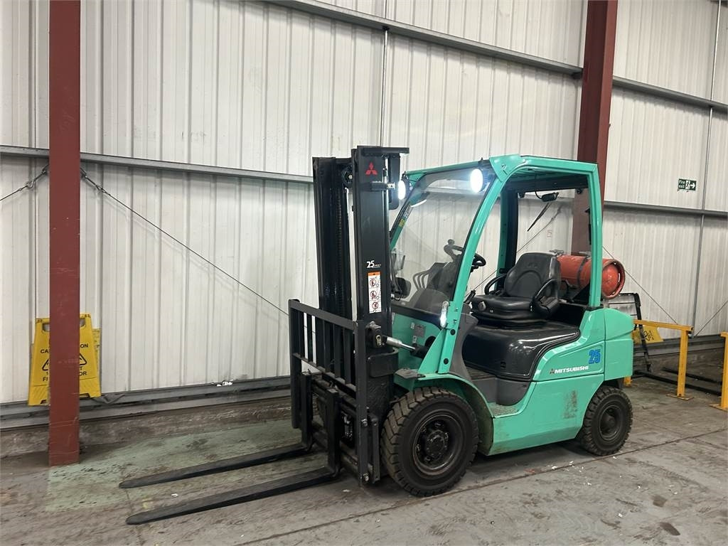 Mitsubishi FG25N - Газовый погрузчик: фото 2 Mitsubishi FG25N - Газовый погрузчик: фото 2