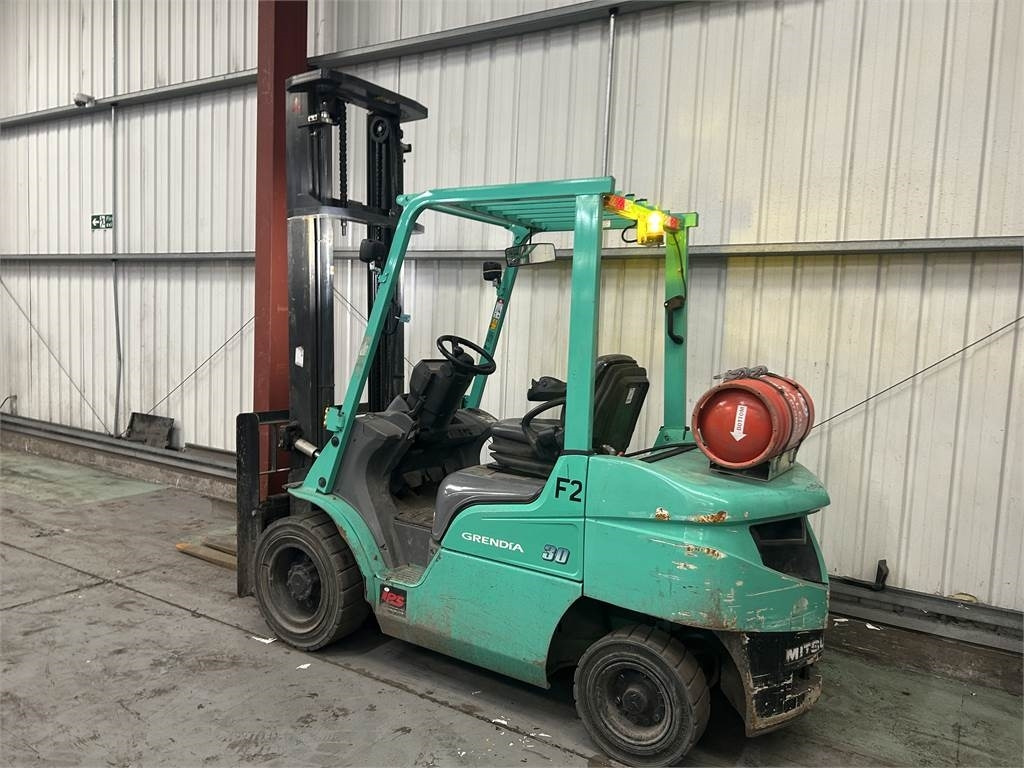 Mitsubishi FG30NT - Газовый погрузчик: фото 3 Mitsubishi FG30NT - Газовый погрузчик: фото 3