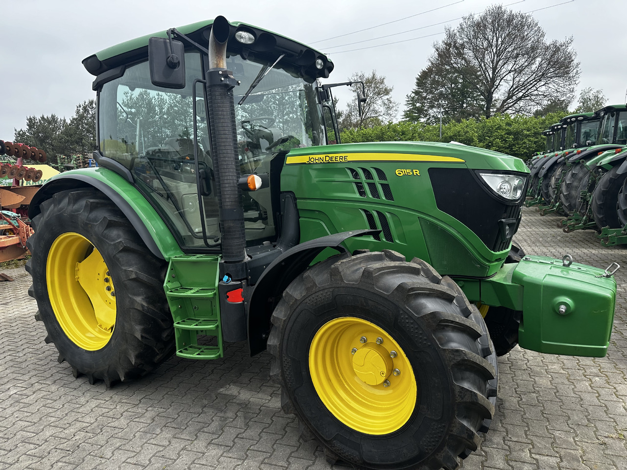 John Deere 6115R - Трактор: фото 1 John Deere 6115R - Трактор: фото 1