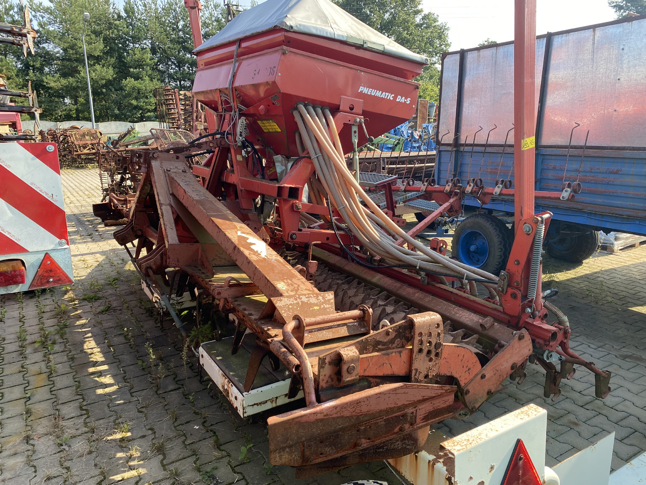 Kverneland ACCORD Pneumatic DA-S KUHN + Kuhn 4.50m - Посевной комплекс: фото 3 Kverneland ACCORD Pneumatic DA-S KUHN + Kuhn 4.50m - Посевной комплекс: фото 3