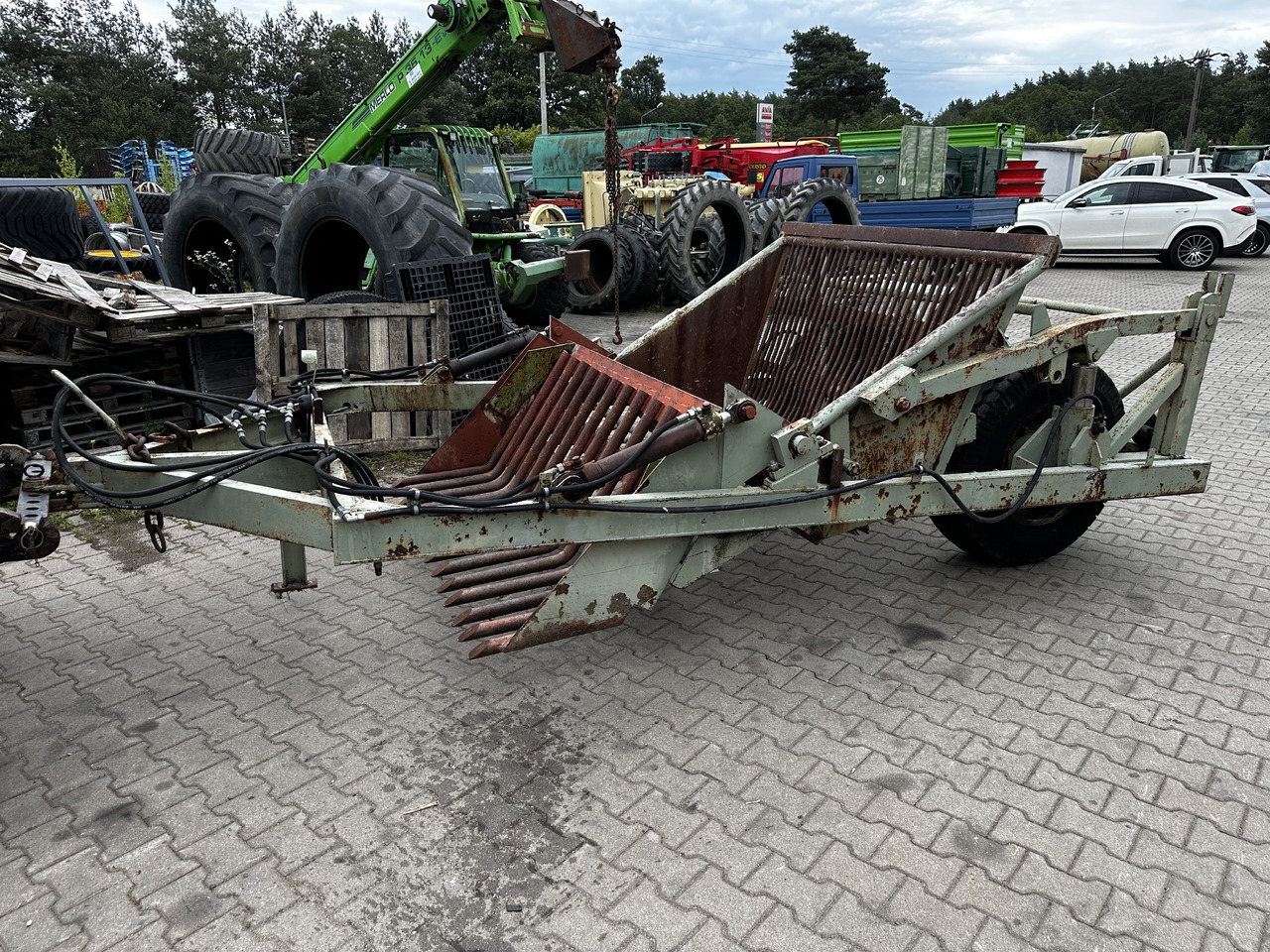 Zbieracz kamieni Fortschritt Steinsammler Steinsammelwagen - Техника для обработки почвы: фото 1 Zbieracz kamieni Fortschritt Steinsammler Steinsammelwagen - Техника для обработки почвы: фото 1