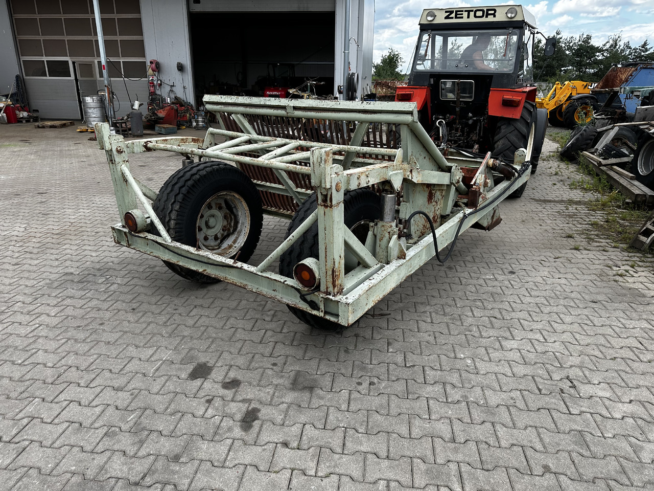 Zbieracz kamieni Fortschritt Steinsammler Steinsammelwagen - Техника для обработки почвы: фото 4 Zbieracz kamieni Fortschritt Steinsammler Steinsammelwagen - Техника для обработки почвы: фото 4