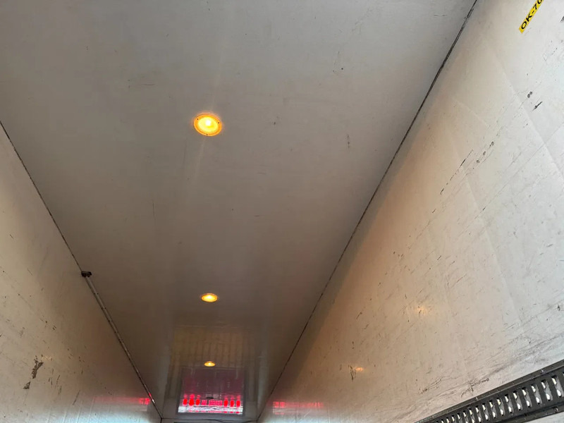 Полуприцеп-фургон Chereau 2 AS - SAF - ISOLATED BOX + DHOLLANDIA LIFT 2.000 KG: фото 8