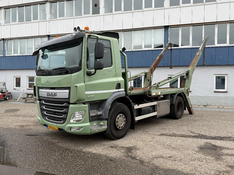DAF CF 290 4X2 EURO 6 + MULTILIFT SKIPLOADER (HIAB) - Портальный бункеровоз: фото 1 DAF CF 290 4X2 EURO 6 + MULTILIFT SKIPLOADER (HIAB) - Портальный бункеровоз: фото 1