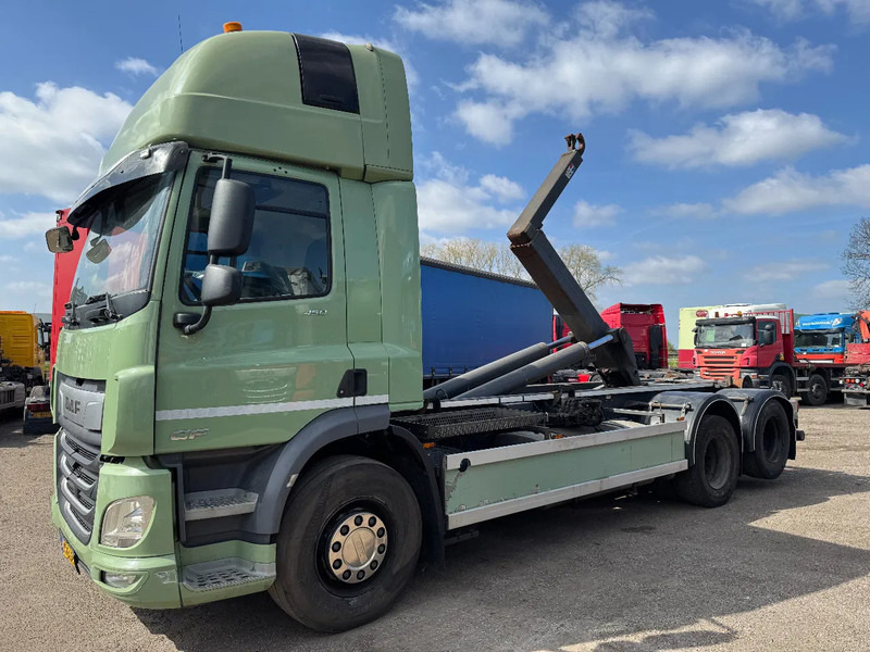 DAF CF 450 6X2 EURO 6 VDL 21T HOOK LIFTING AXLE - Крюковой мультилифт: фото 4 DAF CF 450 6X2 EURO 6 VDL 21T HOOK LIFTING AXLE - Крюковой мультилифт: фото 4