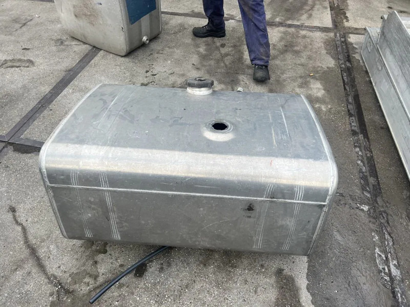 Diversen 460 liter brandstof tank - Топливный бак для Грузовиков: фото 1 Diversen 460 liter brandstof tank - Топливный бак для Грузовиков: фото 1