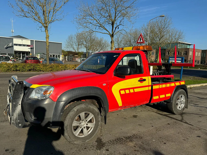 Mazda BT-50 4X4 + TOW TRUCK + DOUBLE WINCH + REMOTE - Фургон: фото 1 Mazda BT-50 4X4 + TOW TRUCK + DOUBLE WINCH + REMOTE - Фургон: фото 1