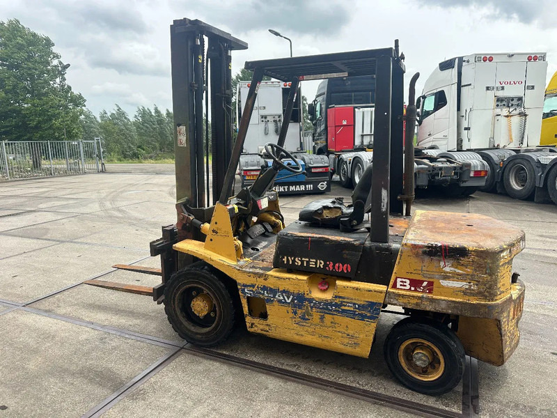 Hyster H3.00XL - 3 TONS - Дизельный погрузчик: фото 2 Hyster H3.00XL - 3 TONS - Дизельный погрузчик: фото 2