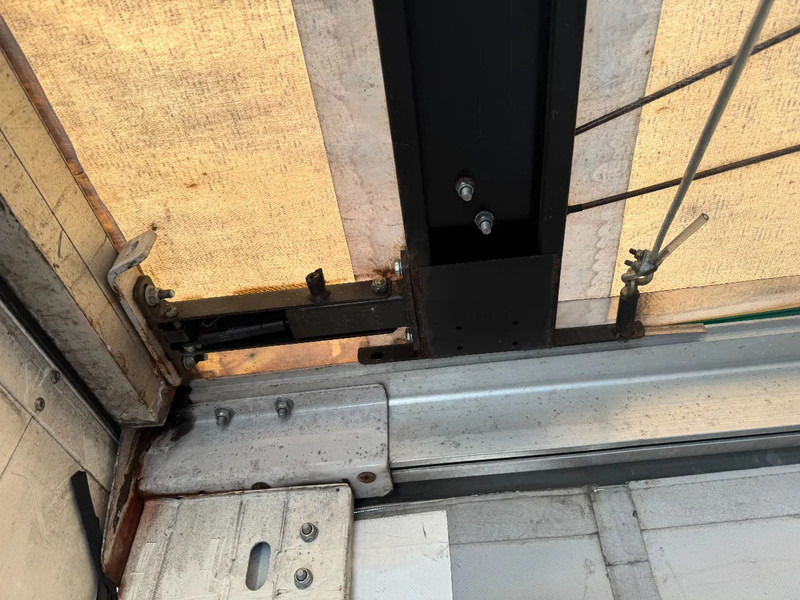 Kässbohrer MAXIMA 3 X SAF AXLE + SLINDING ROOF DISC BRAKES - Тентованный полуприцеп: фото 4 Kässbohrer MAXIMA 3 X SAF AXLE + SLINDING ROOF DISC BRAKES - Тентованный полуприцеп: фото 4