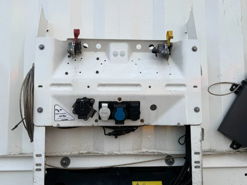 Тентованный полуприцеп Krone SD - 3 AXLE - DISC BRAKES + SLIDING ROOF: фото 12